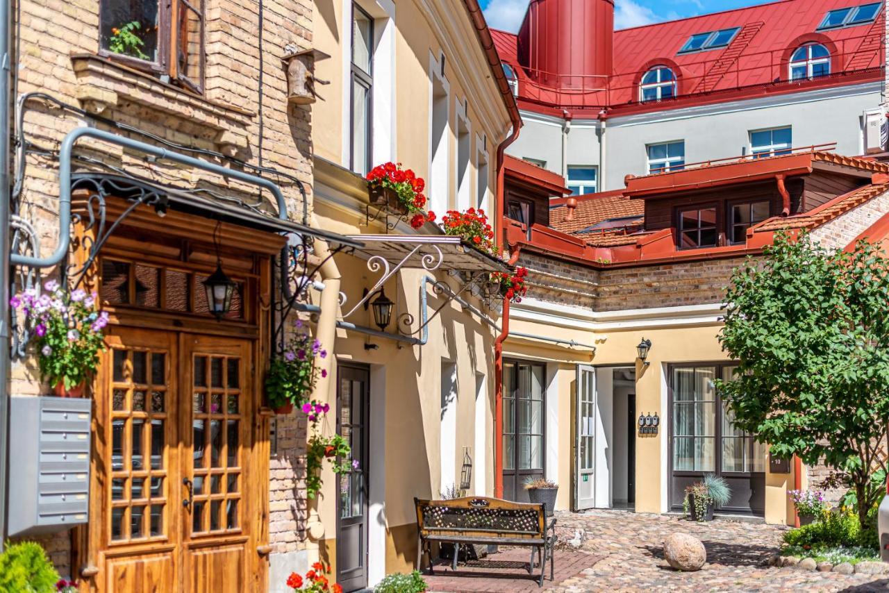 Appartamento Sun Lighted Cathedral Square Studio Vilnius Esterno foto