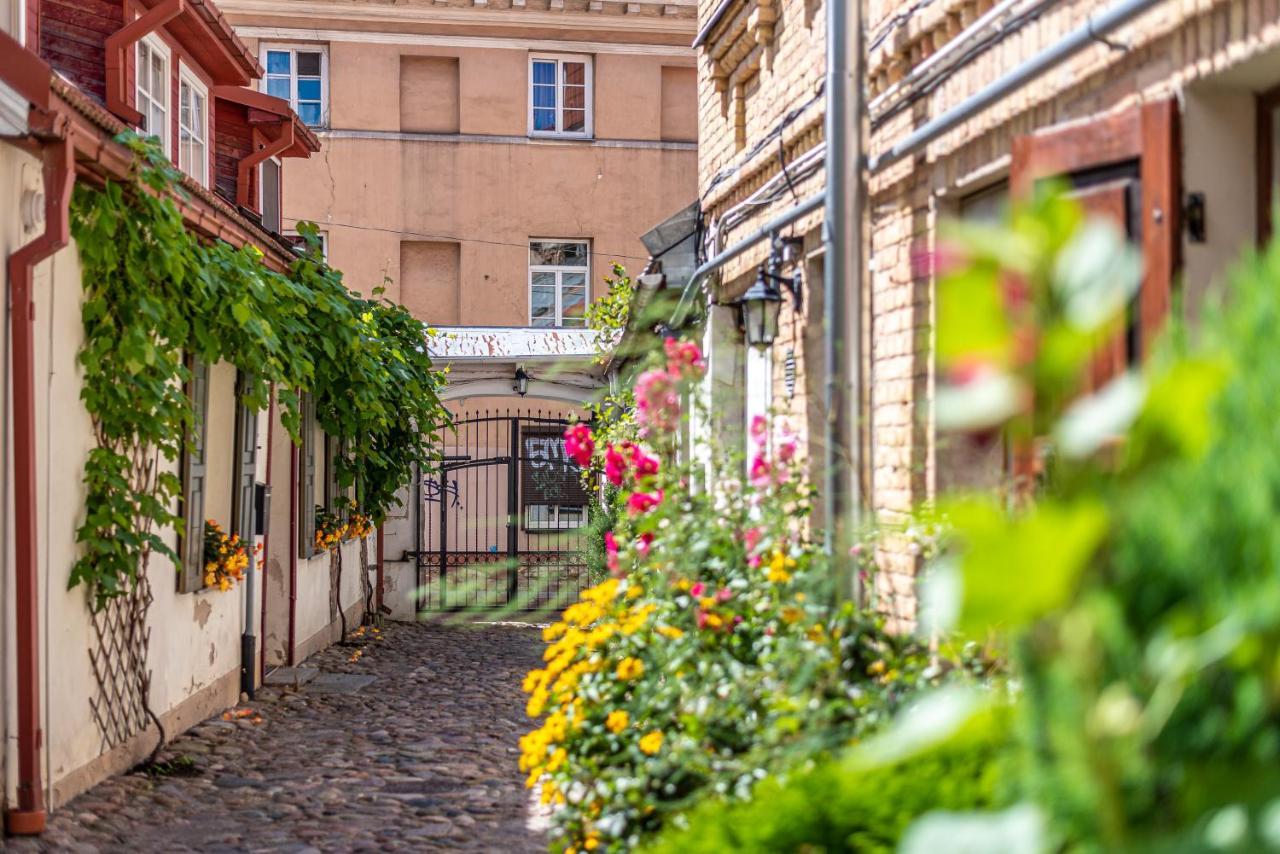 Appartamento Sun Lighted Cathedral Square Studio Vilnius Esterno foto